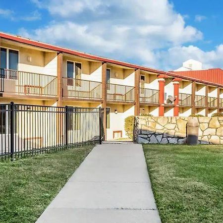 Countryside Suites Kansas City Independence I-70 East Sports Complex Hotel Exterior foto